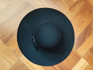 Cappello donna nero. Marca Blue Sand