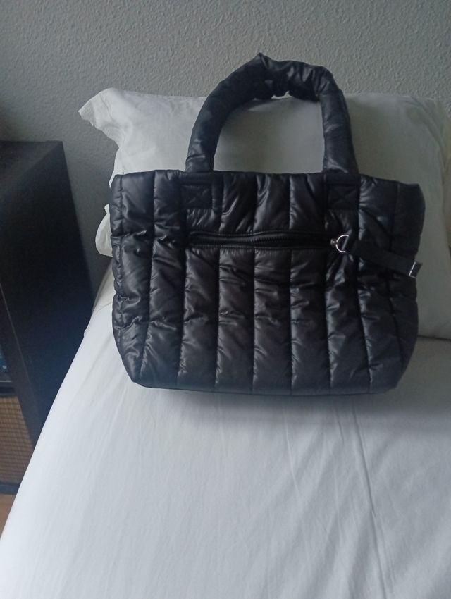 Bolso negro impermeable