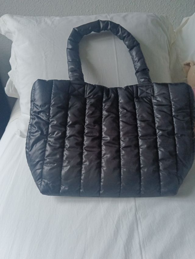 Bolso negro impermeable