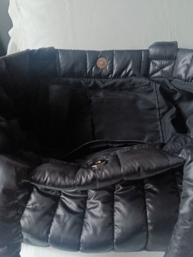 Bolso negro impermeable