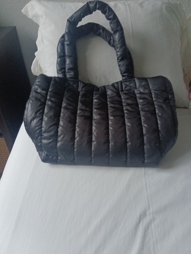 Bolso negro impermeable