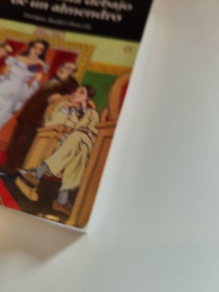 Eloisa Esta Debajo de un Almendro / Eloisa is Under the Almond Tree (Aula de Literatura)