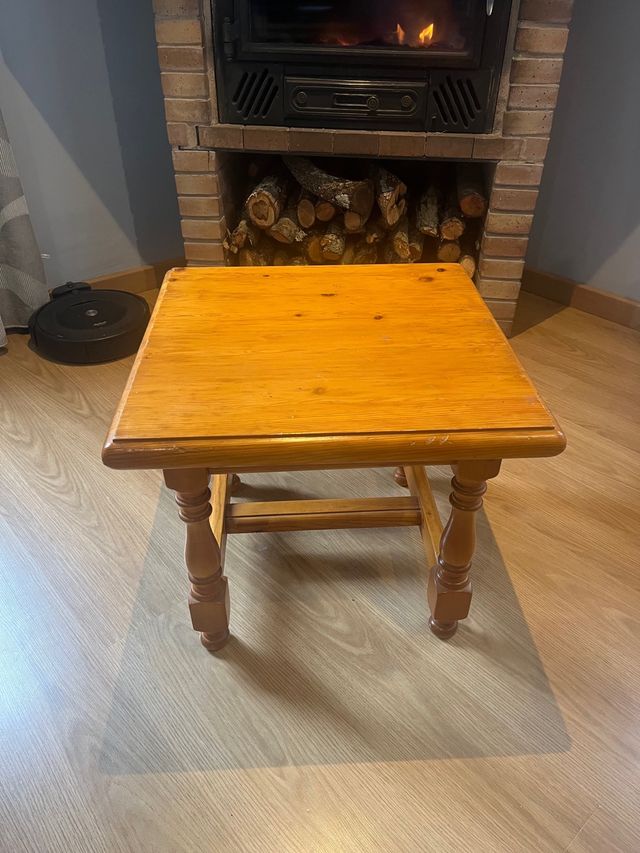 Mesita de madera pino albar