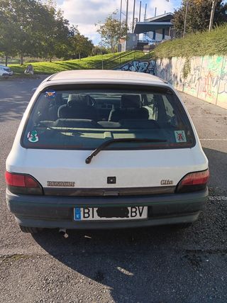 Coche histórico Renault Clio 1994 S 80 CV