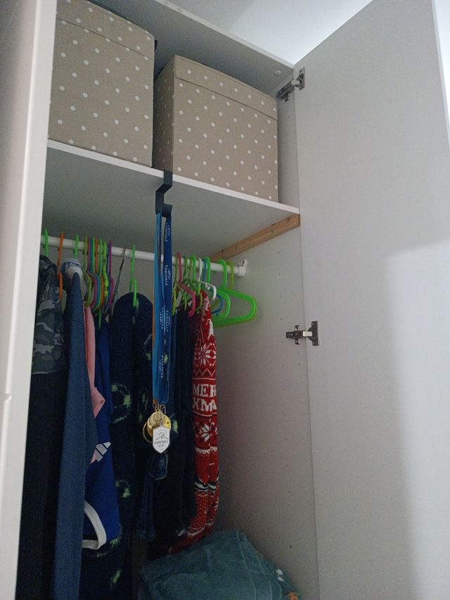 Armario  blanco tres puertas