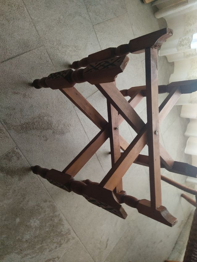 Mesa marroqui  para tomar the, de metal