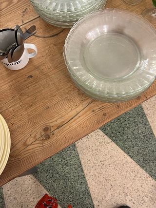 Mesa antigua de madera maciza