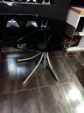 Se vende mesa redonda de diseñó
