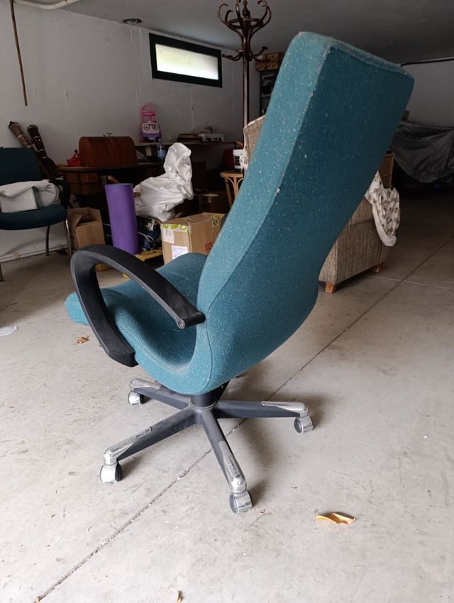 Silla de oficina con ruedas