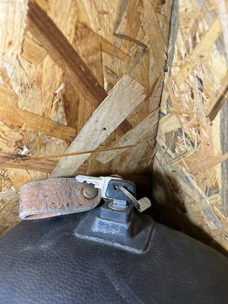 Guantera y asiento vespa con llave ✅♻️