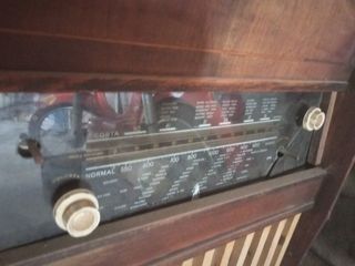 Tocadiscos -radio antigua