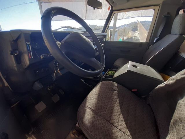 Land Rover Defender 2001