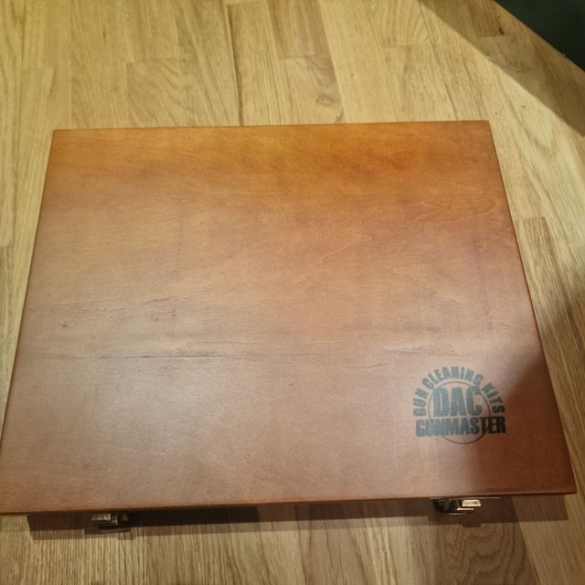 Estuche limpiador armas