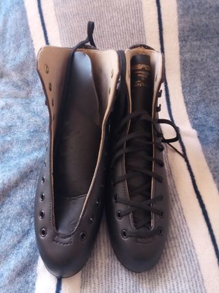 BOTAS DE PATINAJE RISPORT SIRIA