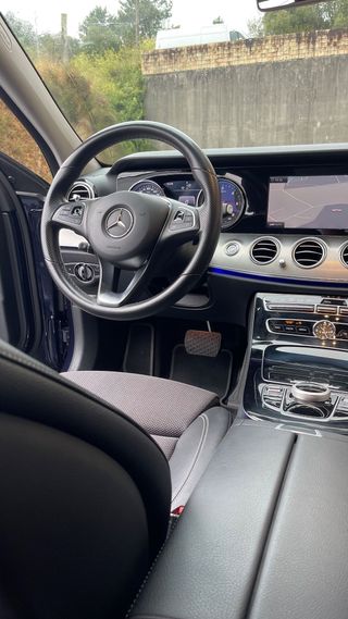 Mercedes-Benz Clase E 220 D AMG NACIONAL