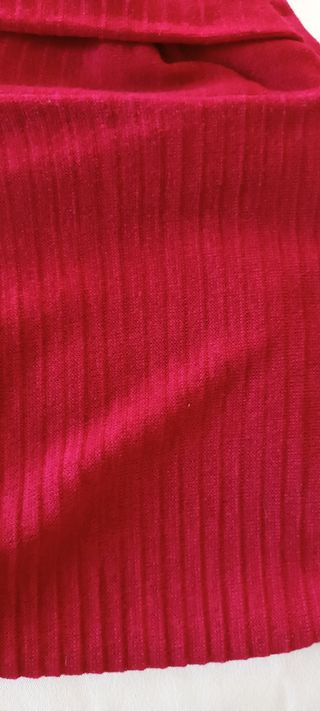 Jersey largo rojo cuello alto Zara