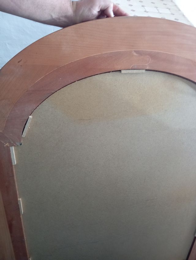 Specchio con cornice in legno