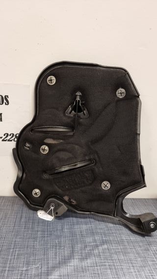 Tapa de motor Mercedes clase e ,w212  ,a6420106667