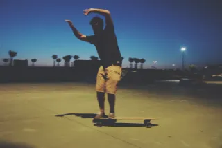 Longboard skate Manual