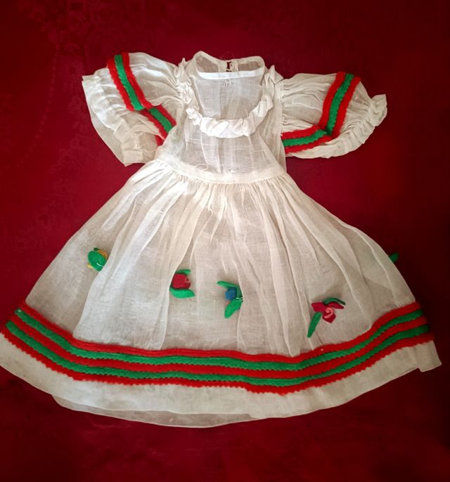 Muñeca Lenci vestido blanco