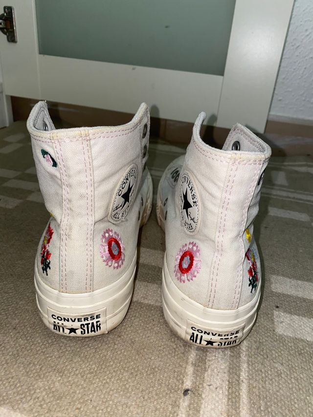 CONVERSE CHUCK TAYLOR ALL STAR LIFT en blanco lona