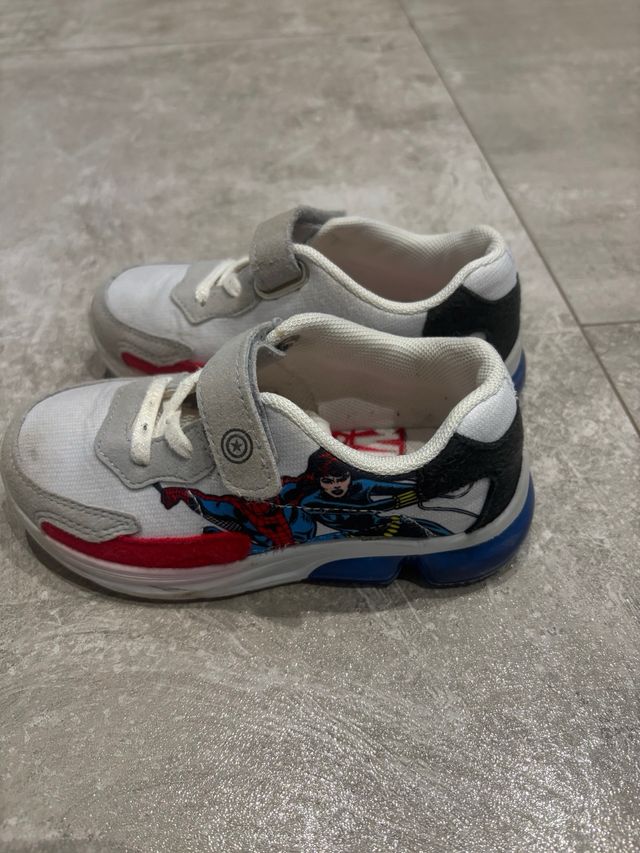 Zapatillas para niño con luz 27
