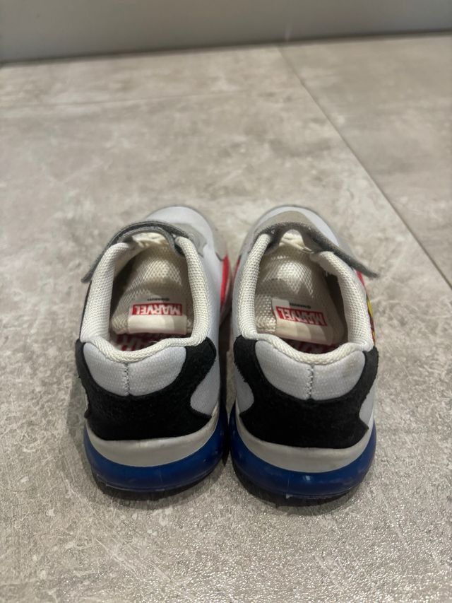 Zapatillas para niño con luz 27