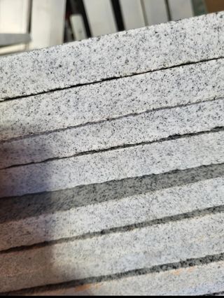 BALDOSAS DE GRANITO NUEVAS 50X50CM..