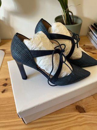 Zapatos de tacón Hispanitas