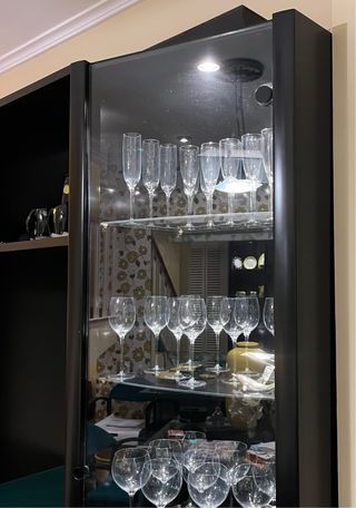 Vitrina para comedor de diseño verde azulada