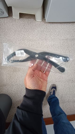 Alicate para retirar pneus