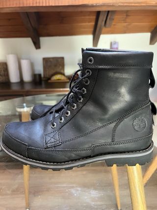 Timberland 6 inch negras de cuero.
