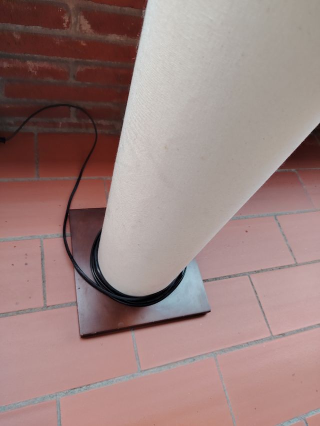 Lámpara de pie + Bombilla bajo consumo, INCLUÍDA!