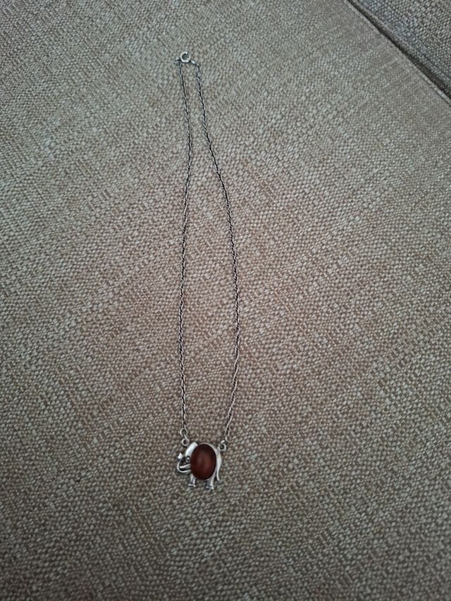 COLLAR ELEFANTE TROPA ARRIBA Y AMBAR