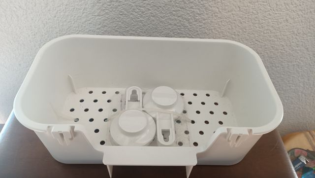 Cesto con ventosa para baño