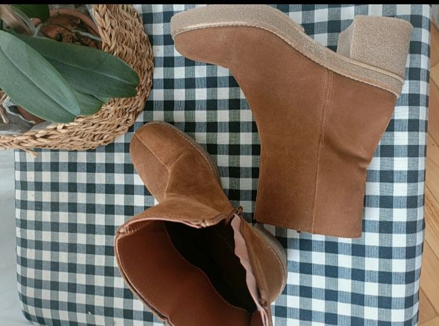 Botas ante marrones 
