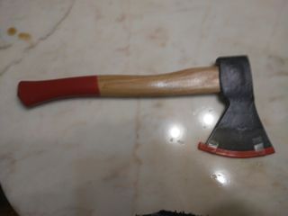 Ascia nuova per legna