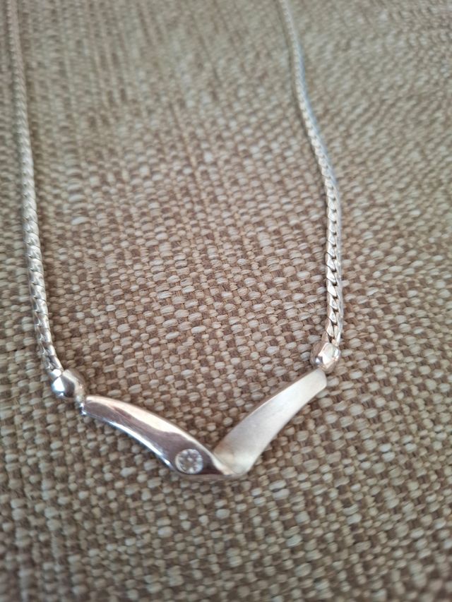 CONJUNTO DE COLLAR Y PENDIENTES