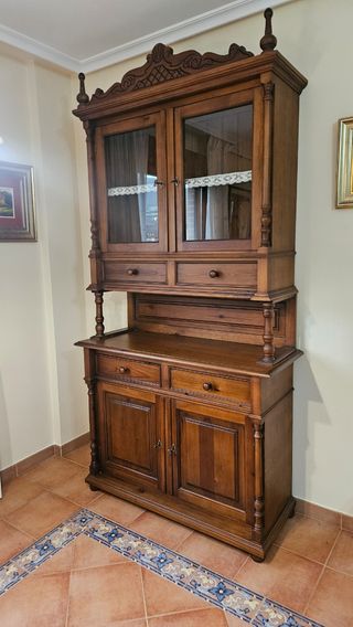 Aparador vitrina salón