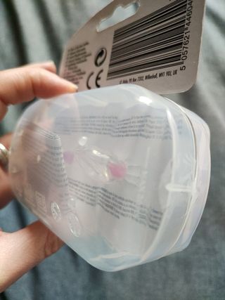 2 Chupetes que brilla en la oscuridad