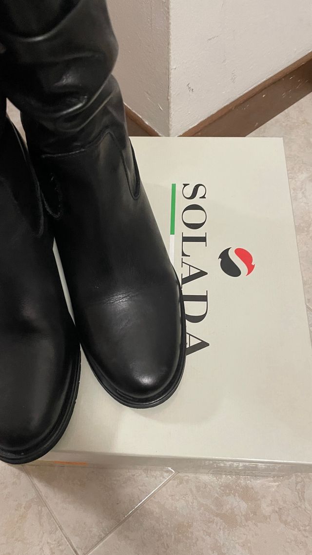 Stivaletti in pelle nero