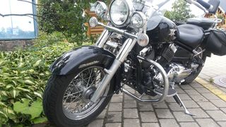 Yamaha Drag Star Classic Chopper (moto)