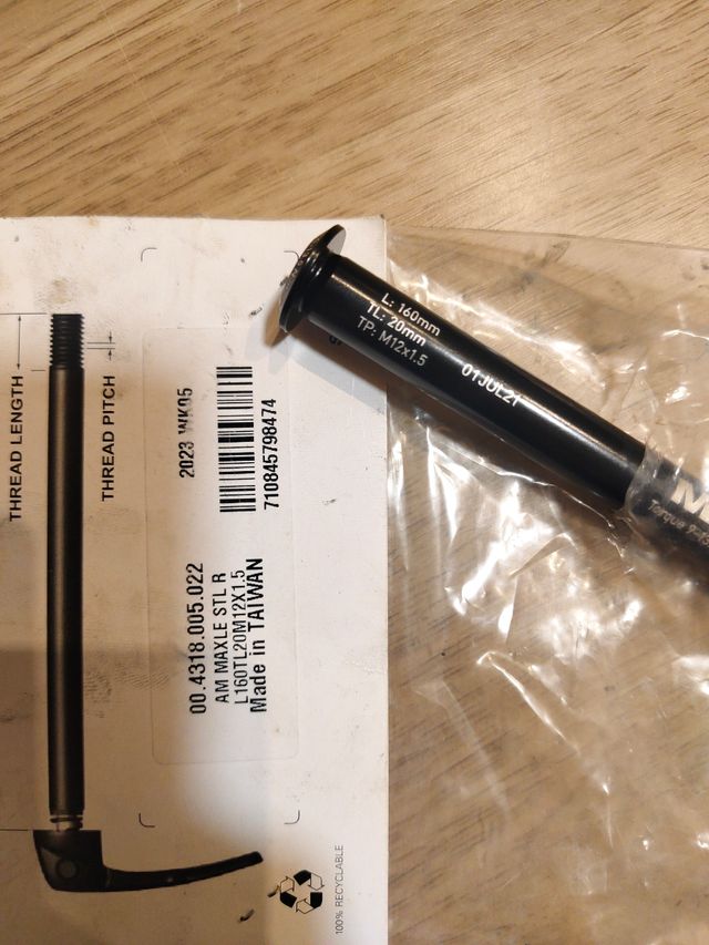 Eje rock shock l 160