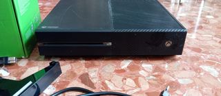 XBOX ONE y 2 mandos