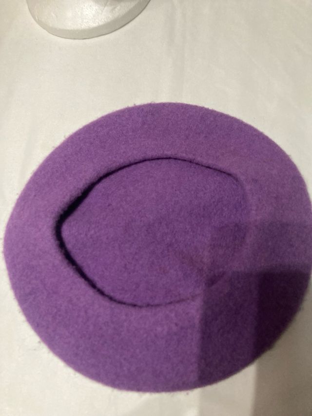 Boina color lila Local  talla unica