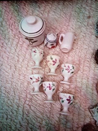 Vari oggetti in ceramica 
