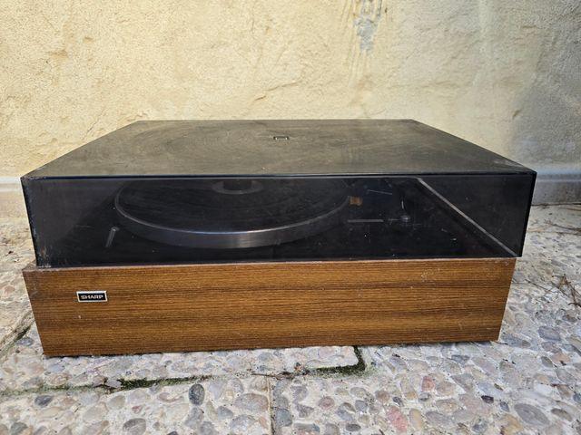 Tocadiscos marca Sharp