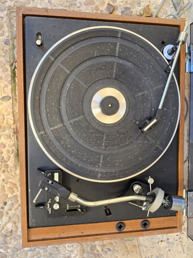 Tocadiscos marca Sharp