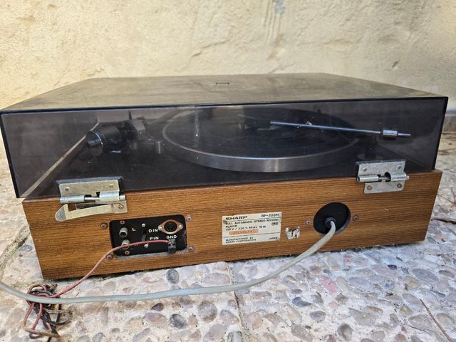 Tocadiscos marca Sharp