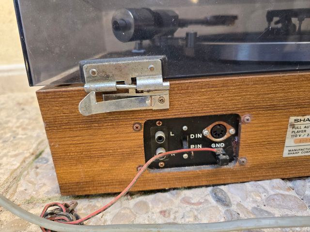 Tocadiscos marca Sharp